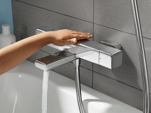 hans-grohe-croma-e_thermostat-ecostat-e_coolcontact_ambience_4x3